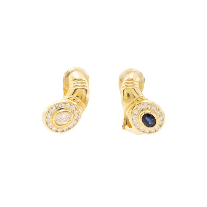 Orecchini cornucopia a lobo in oro giallo 18kt