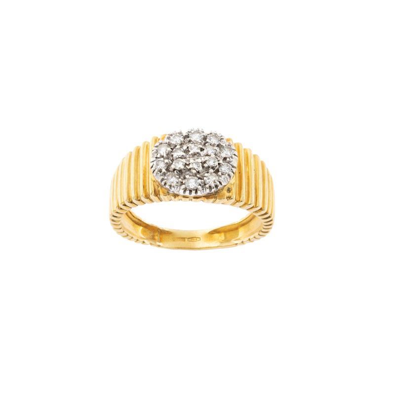 Anello in oro giallo 18kt e diamanti