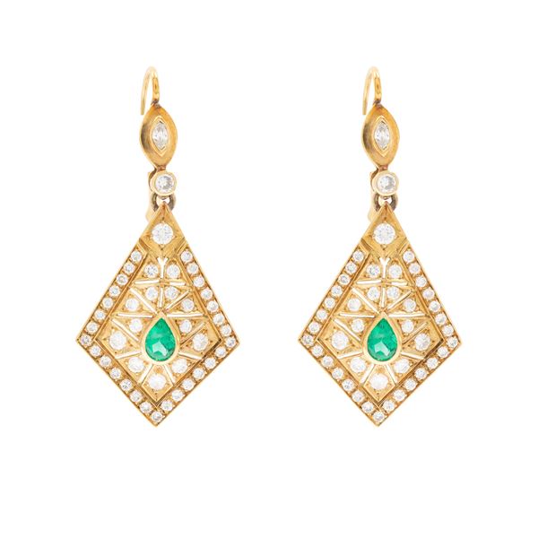 18kt yellow gold geometric motif pendant earrings