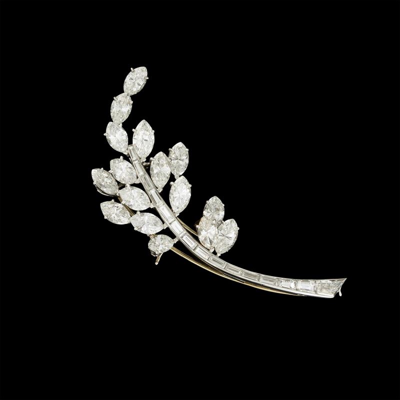 Spilla ramage in oro bianco 18kt e diamanti naturali