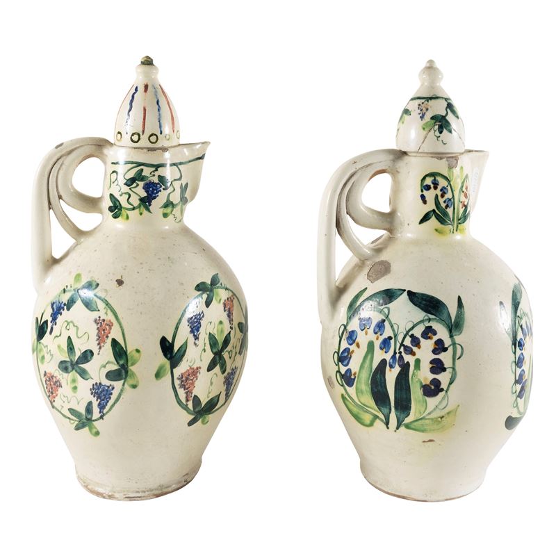 Coppia di Versatoi in Maiolica