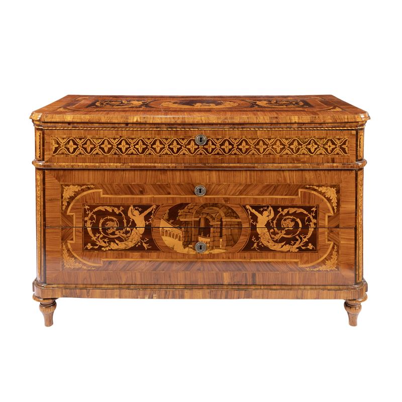 Cassettone lastronato ed intarsiato in legni vari