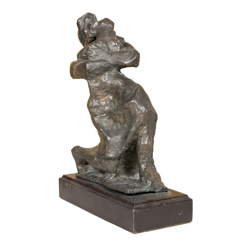 Scultore italiano, Madre e figlio, scultura in bronzo con base in legno