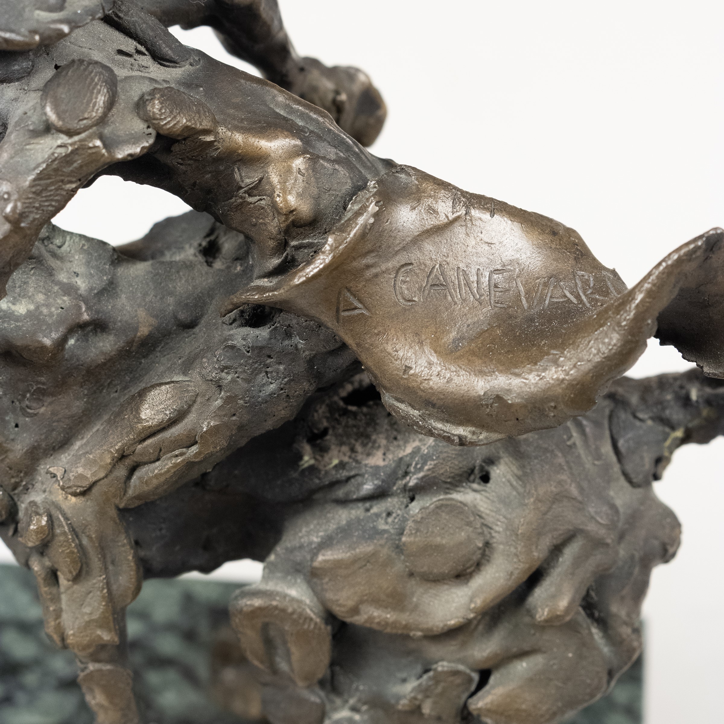 Angelo Canevari - Cavaliere a cavallo, scultura in bronzo a patina brunita con base in marmo