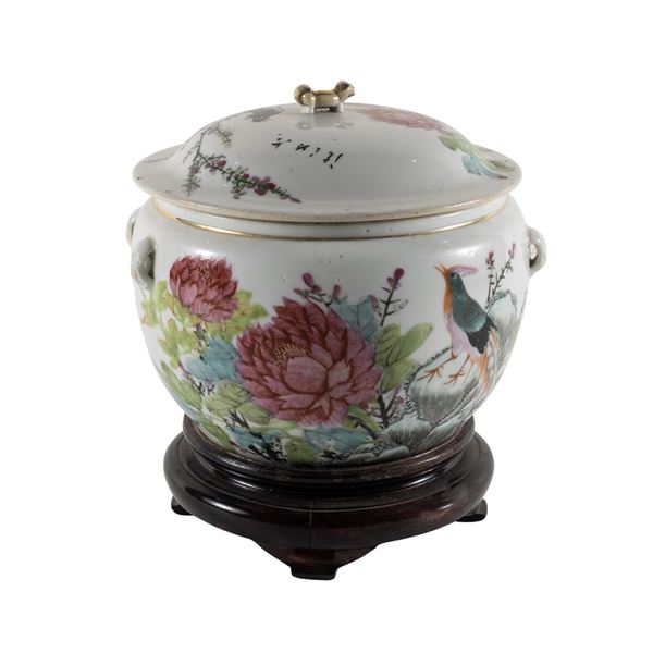 Contenitore con coperchio in porcellana Famiglia rosa  (Cina, XIX - XX Sec.)  - Asta FINE ART, MARMI ROMANI, DIPINTI ANTICHI E DEL XIX SECOLO - II - Colasanti Casa d'Aste