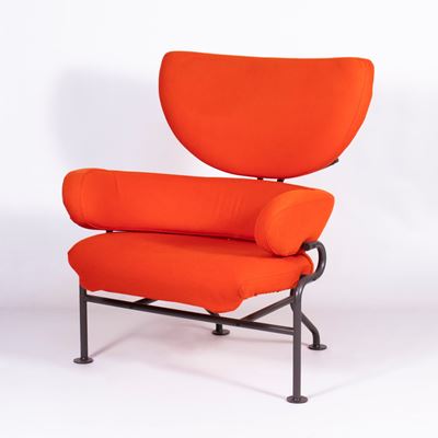 Poltrona modello PL19 in metallo laccato e tessuto imbottito