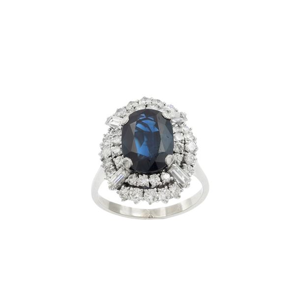 18kt white gold with natural sapphire and diamonds ring