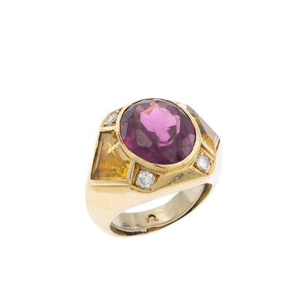 18kt yellow gold rhodolite, yellow sapphires and diamonds ring