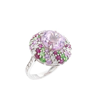 Anello in oro bianco 18kt con Kunzite di circa 6 ct, diamanti, rubini e peridoti