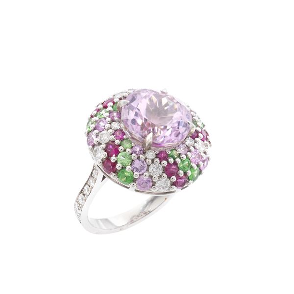 18kt white gold ring with Kunzite diamonds, rubies and peridots