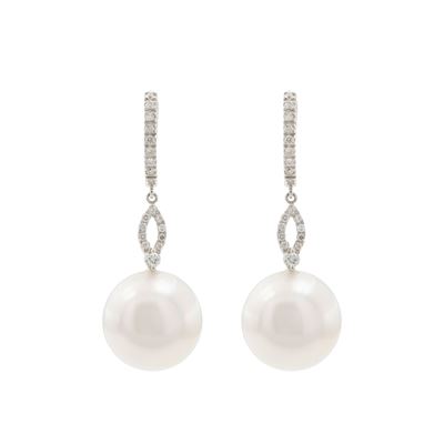 Orecchini pendenti in oro bianco 18kt con perle South Sea e diamanti