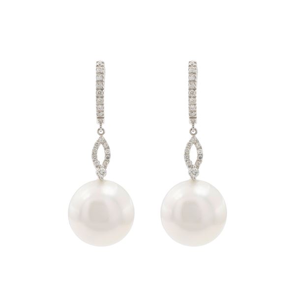 18kt white gold and South Sea pearls pendant earrings