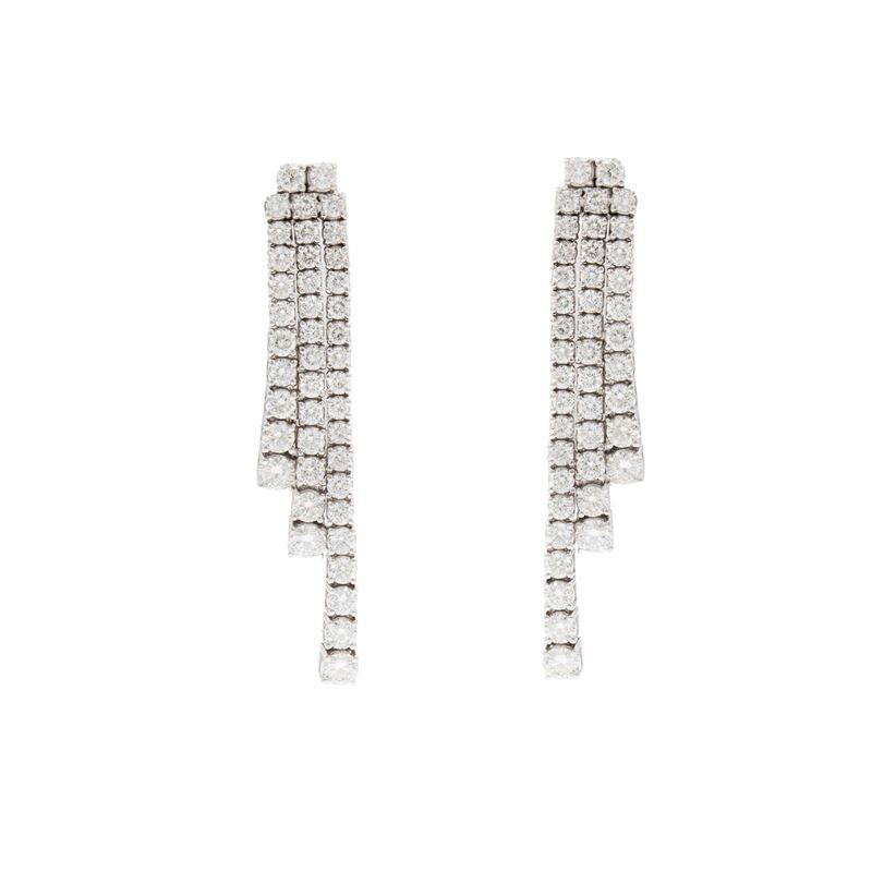 Orecchini pendenti in oro bianco 18kt con diamanti, ct 3,50