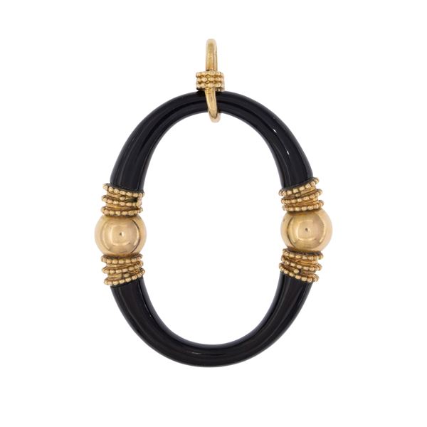 18kt yellow gold and black onyx pendant