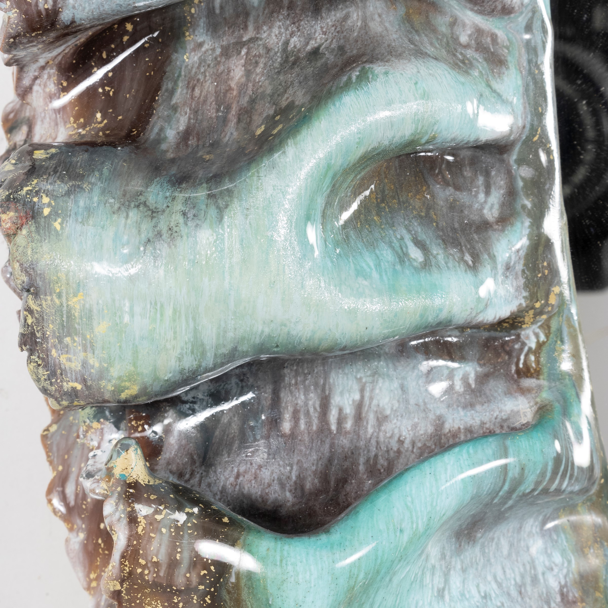 Produzione La Farnesiana, Specchio da parete in ceramica smaltata e vetro specchiato