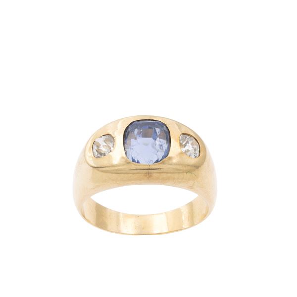 Antique 18kt yellow gold sapphire and diamonds ring