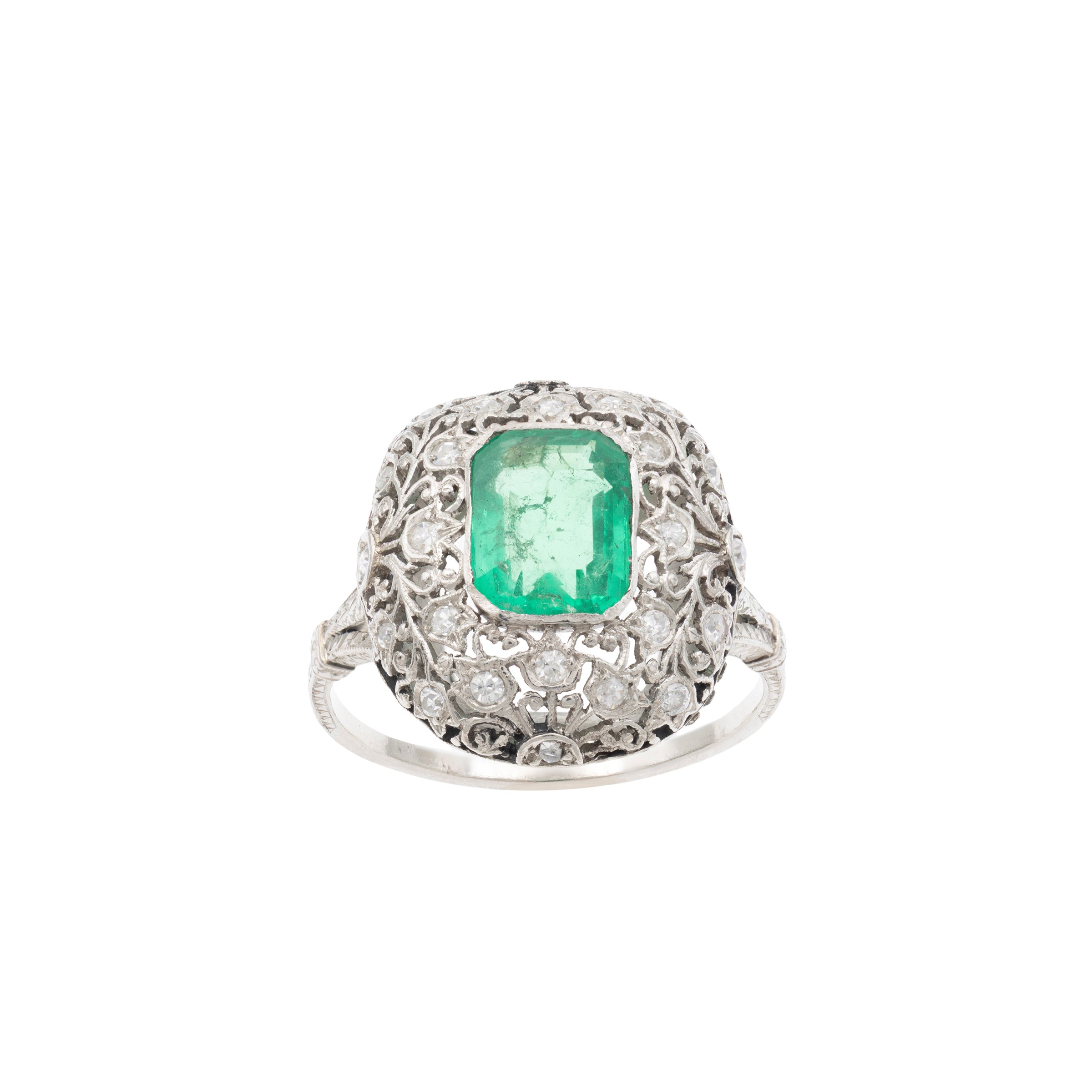 Anello in platino con smeraldo naturale a gradini e diamanti taglio huit-huit