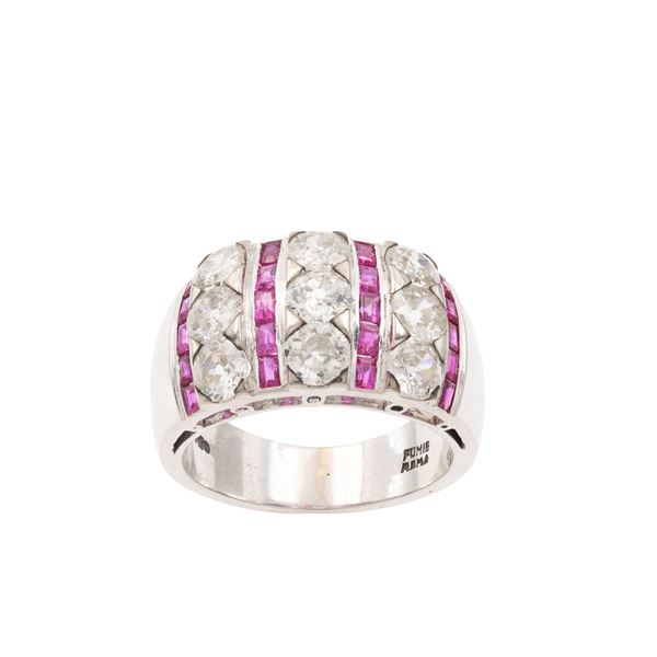 18kt white gold, diamonds and rubies band ring
