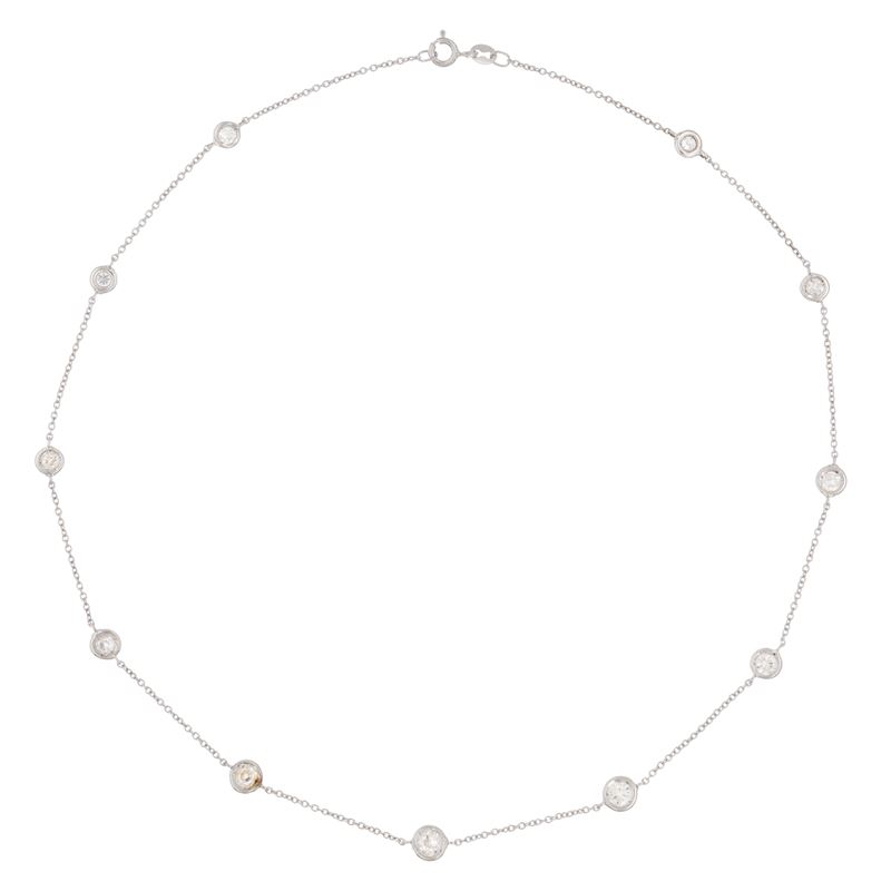 Collana in oro bianco 18 kt con undici diamanti, lunghezza 40 cm