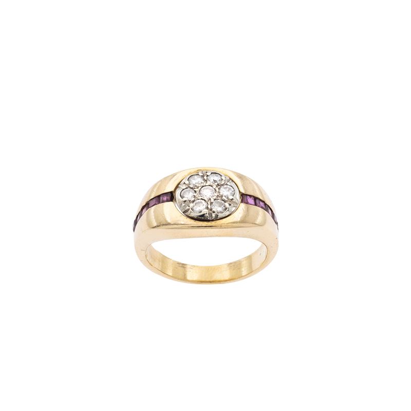 Anello in oro giallo e bianco 18kt con diamanti e rubini
