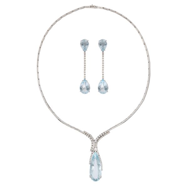 Necklace and pendant earrings Demi parure