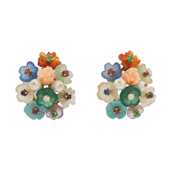 18kt yellow gold flower lobe earrings