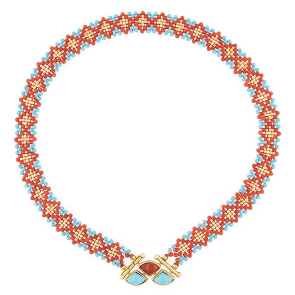 Collana a tessuto in corallo, turchese e oro giallo 18kt