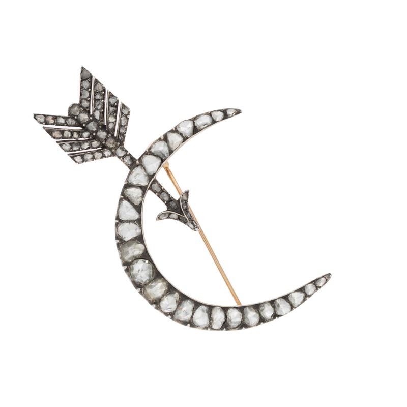 Spilla in oro e argento con decorazioni a rose coroné, Primi '900