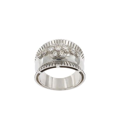 Anello in oro bianco 18kt con diamante taglio antico, anni '40/'50
