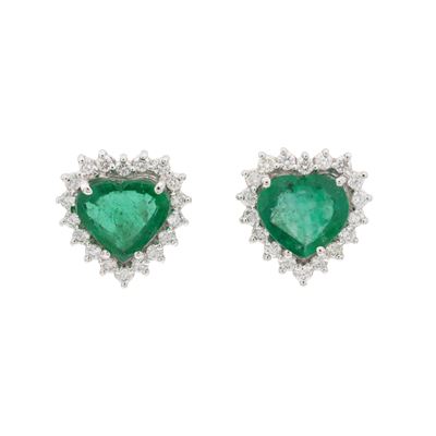 Orecchini a lobo in oro bianco 18kt con smeraldi a cuore e diamanti
