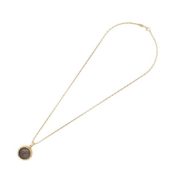 Monete collection pendant with necklace