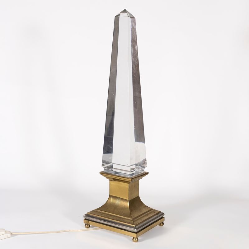 Sandro Petti - Lampada da tavolo modello Obelisco in ottone, lucite e perspex
