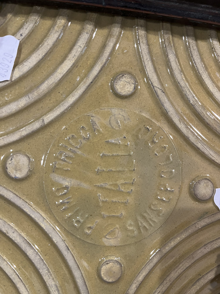 Federico Melis, Piastrella in ceramica smaltata e invetriata