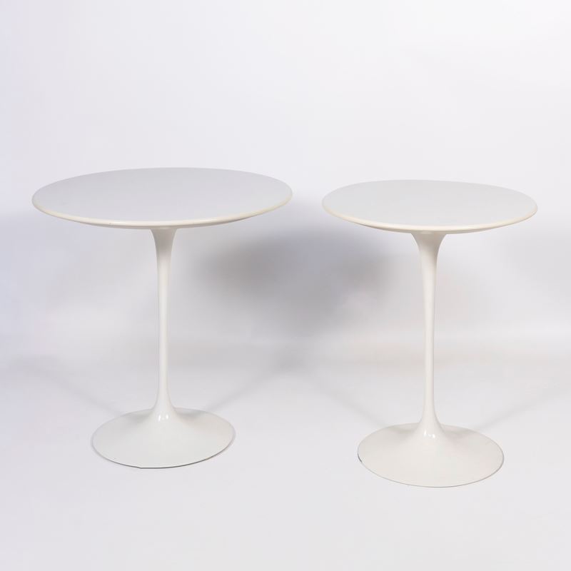 Eero Saarinen - Coppia di tavolini modello Tulip in alluminio laccato e laminato, Italia, 1956