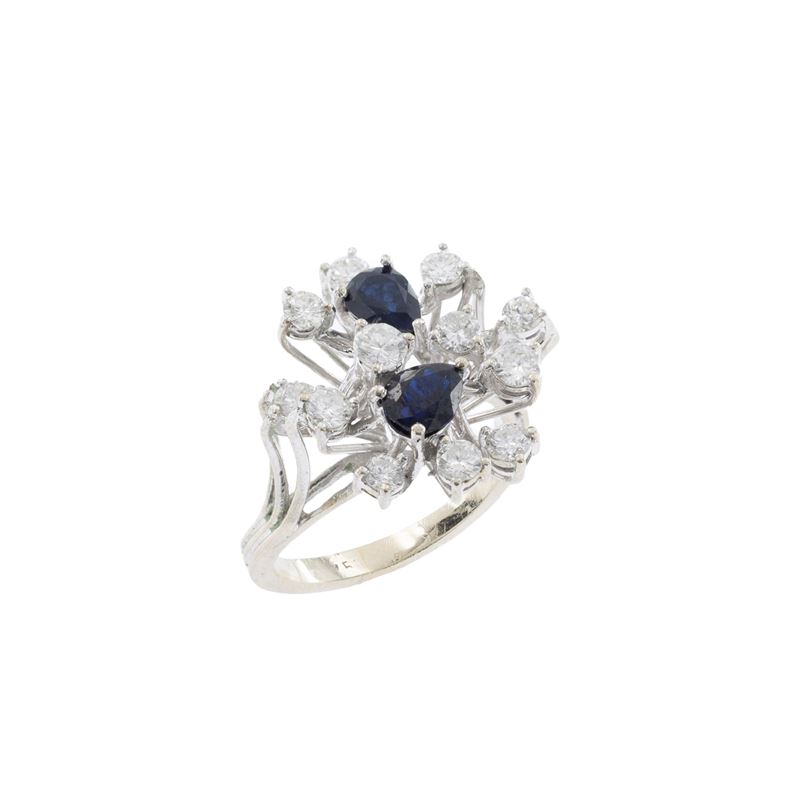 Anello in oro bianco 18kt diamanti e zaffiri