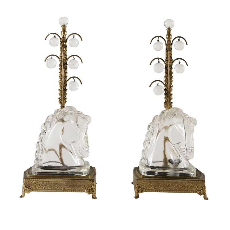 Coppia di lampade da tavolo in bronzo dorato, cristallo e vetro