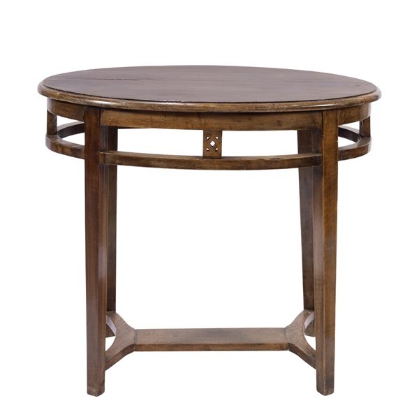 Wooden centerpiece table