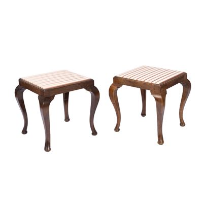 Coppia di sgabelli in legno e tessuto, XX secolo