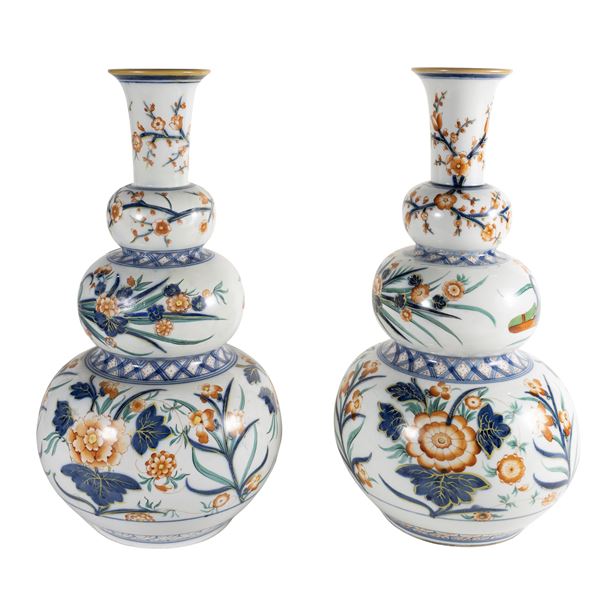 Pair of porcelain vases  (oriental manufacture 20th century)  - Auction FINE ART, ROMAN MARBLES, OLD MASTER AND 19th CENTURY PAINTINGS - II - Colasanti Casa d'Aste