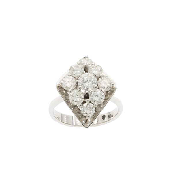 Anello a motivo geometrico in oro bianco 18kt e diamanti