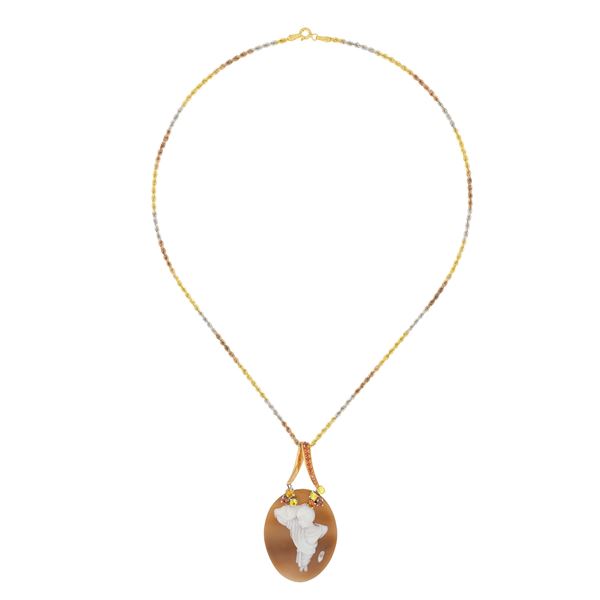 Collana in oro tre colori 18kt con cammeo pendente