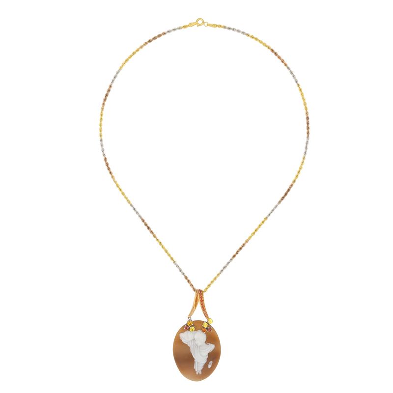 Collana in oro tre colori 18kt con cammeo pendente