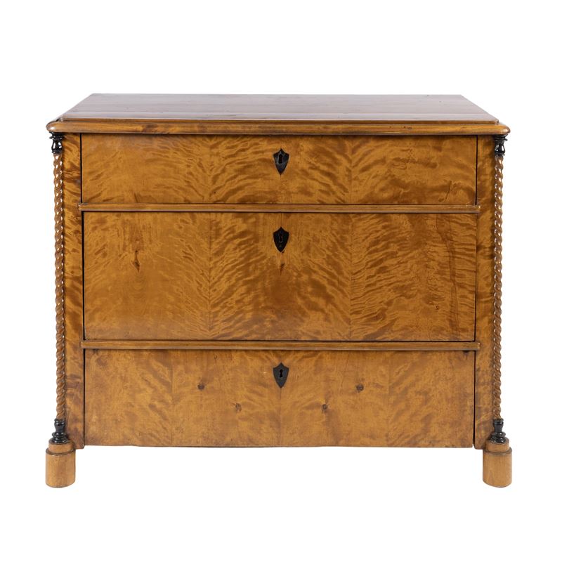 Cassettone in stile Biedermeier