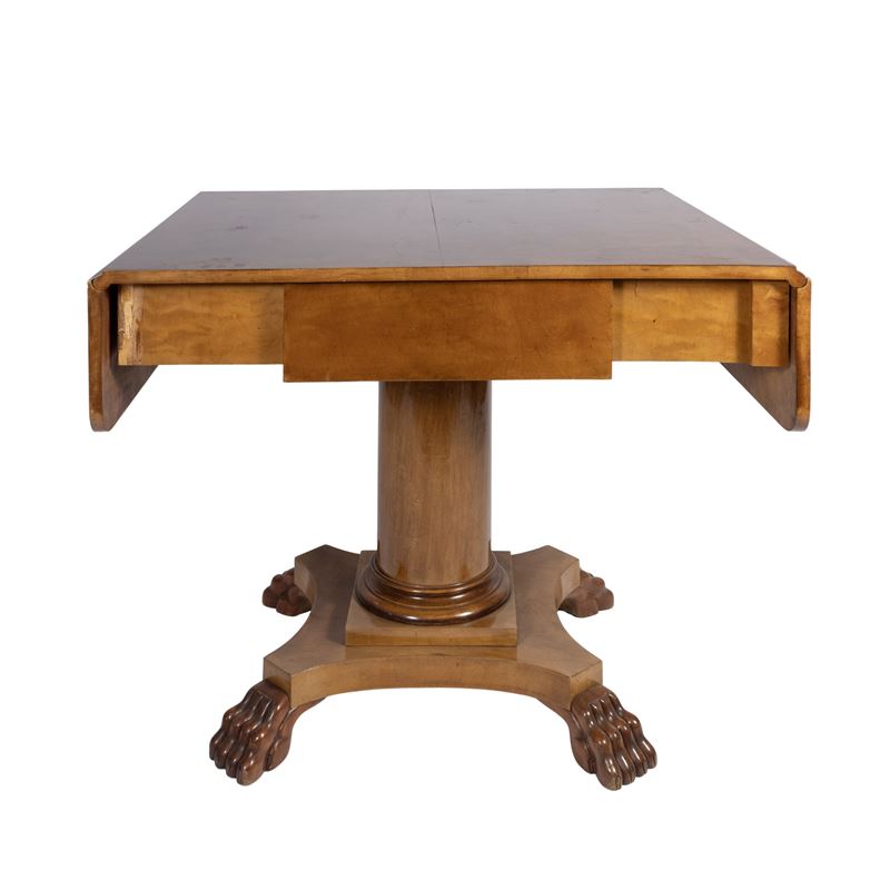 Tavolino a bandelle in stile Biedermeier