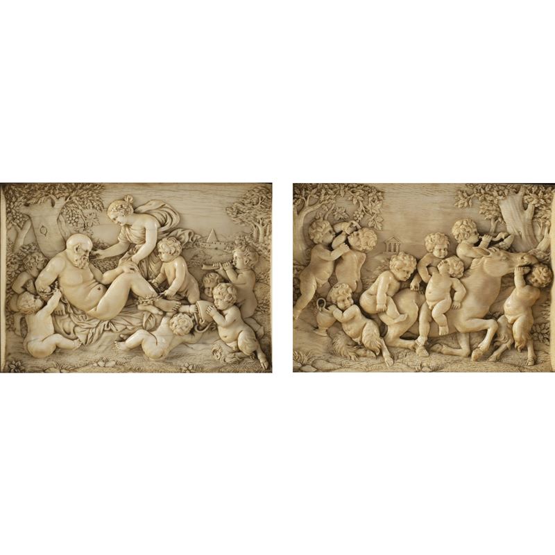 Coppia di placche in avorio