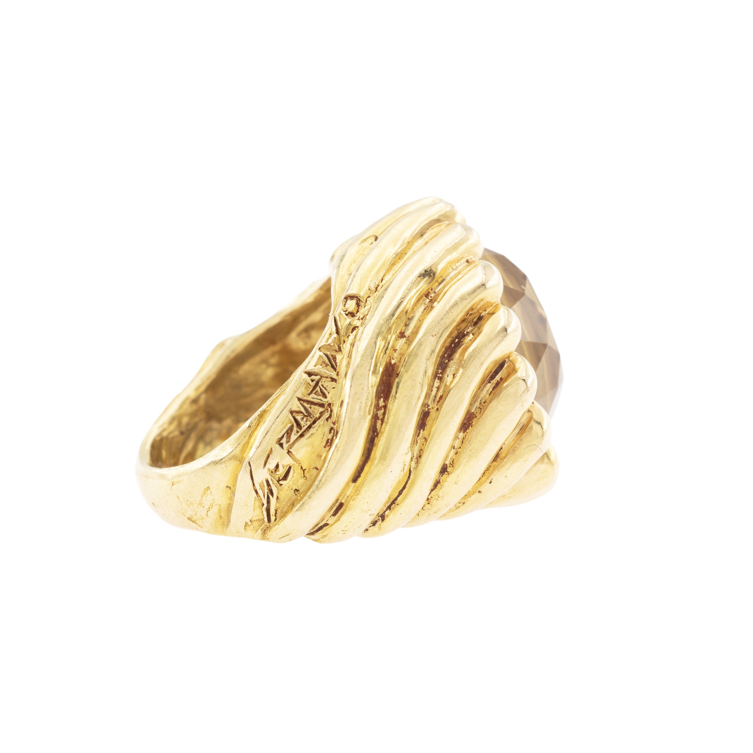 Germano - Anello scultura in oro giallo 18 kt con quarzo