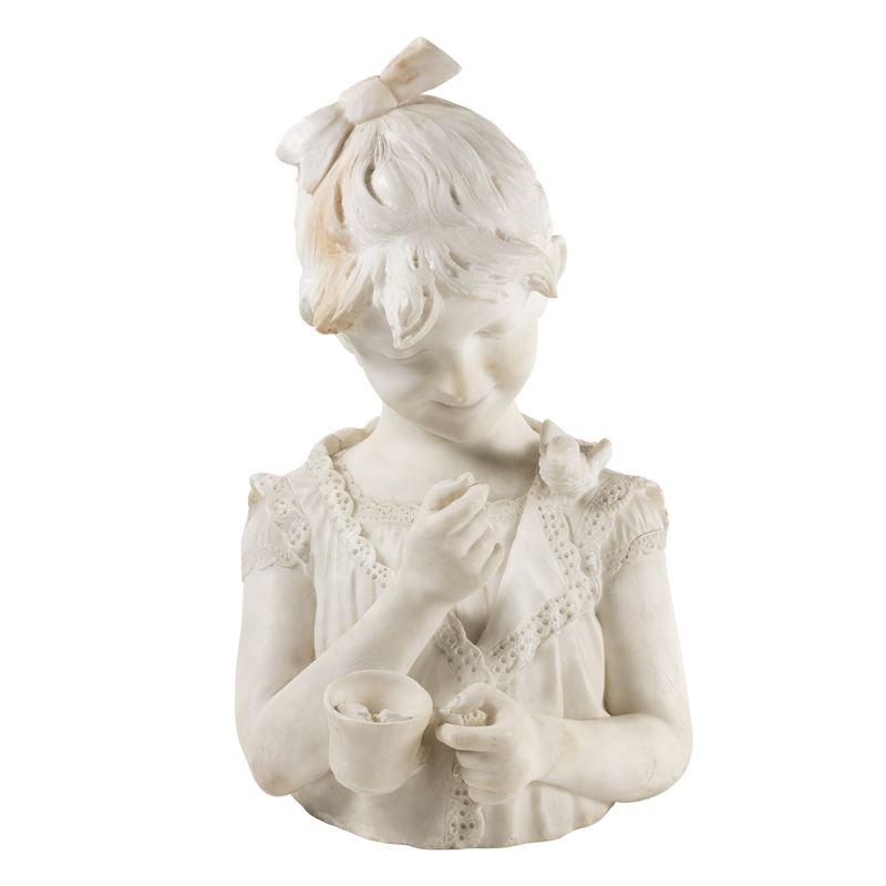 Scultura in marmo bianco