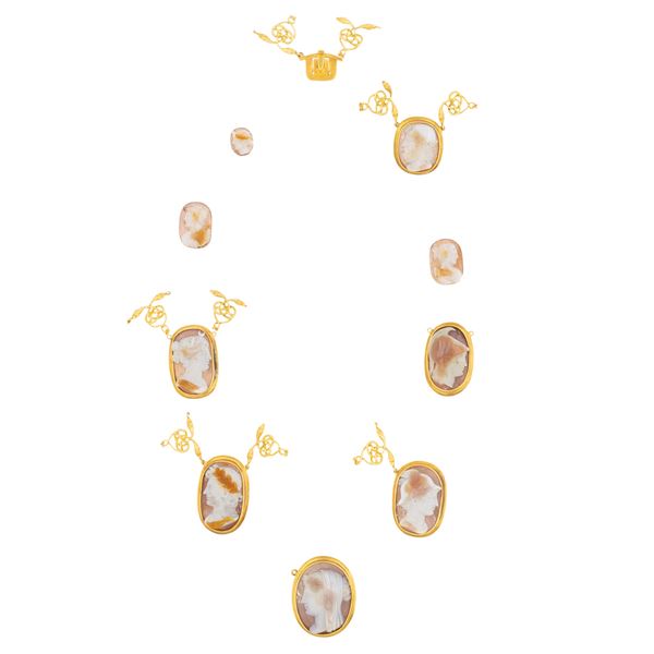 Nove antichi cammei sfusi raffiguranti profili femminili e maschili