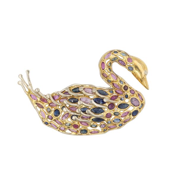 Spilla cigno in oro giallo 18kt zaffiri rubini e diamanti