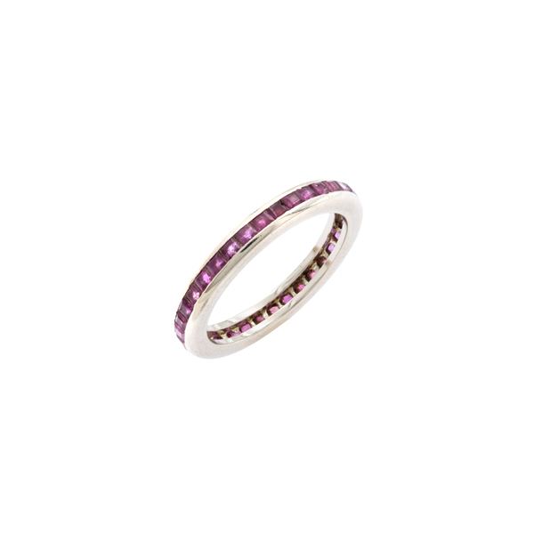 Anello fede in oro bianco 18kt e rubini taglio carré